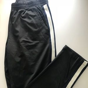 1 DAY LEFT! aerie cropped track pants